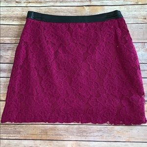 Lace overlay mini skirt